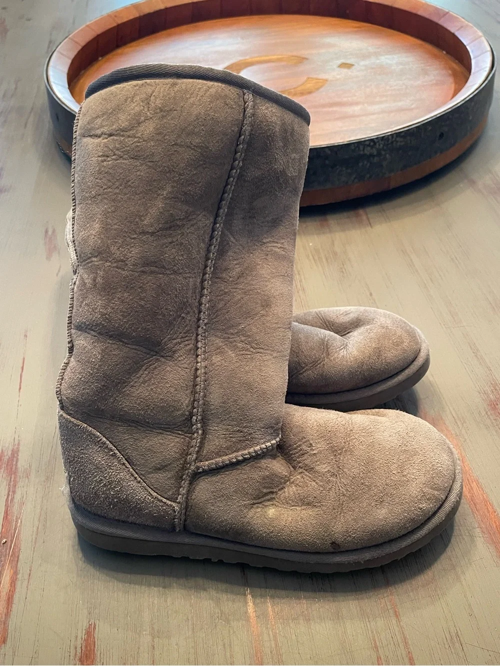 Women’s grey Ugg size 6 sherpa lined boot - Good pre loved condition